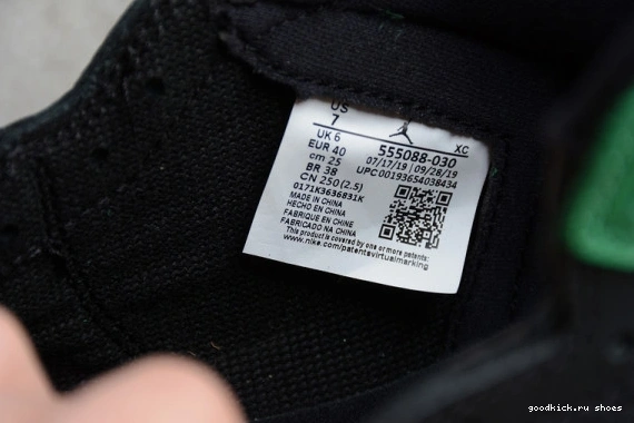 555088-030 555088-030 High  Jordan Retro Pine 1 Green Black 0421